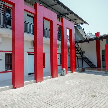 Reddoorz Syariah Near Alun Alun Tegal Hotel Exterior photo